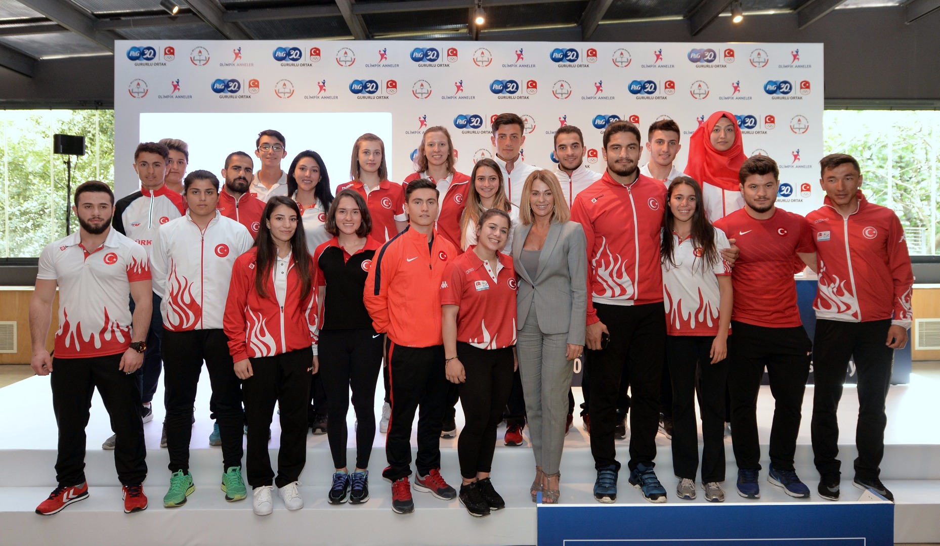 P&G Türkiye 30 sporcuyu ve annelerini destekliyor