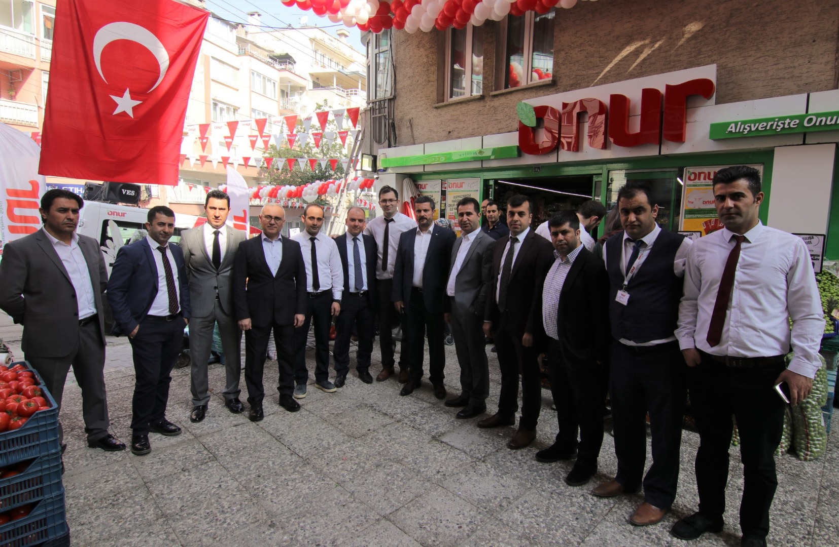 Onur Market yenilemeleriyle hizmet kalitesini de artırıyor
