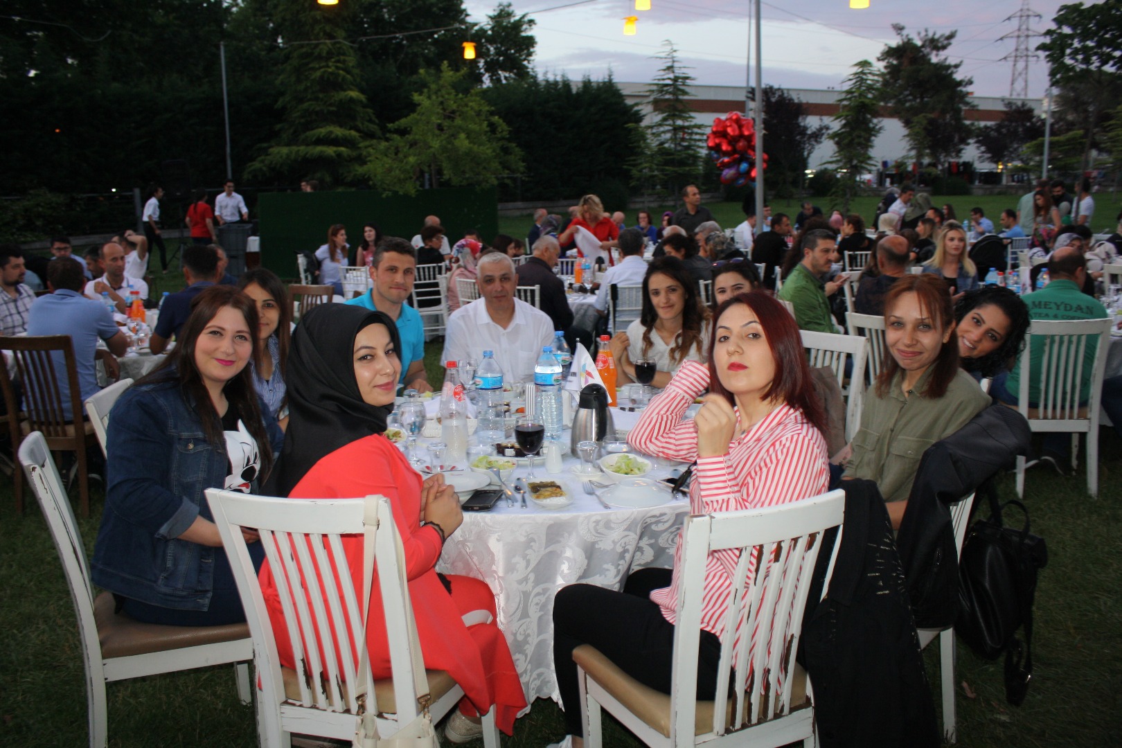 Kent Meydanı AVM çalışanları yöneticileriyle iftarda bir araya geldi