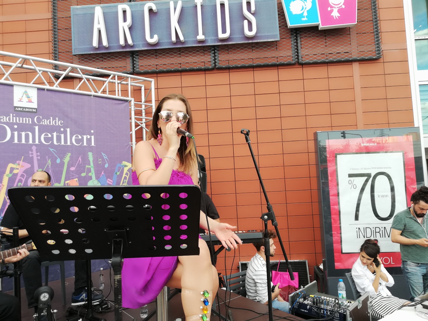 Arcadium Cadde’de yaz dinletilerinin konuğu Radyovizyon