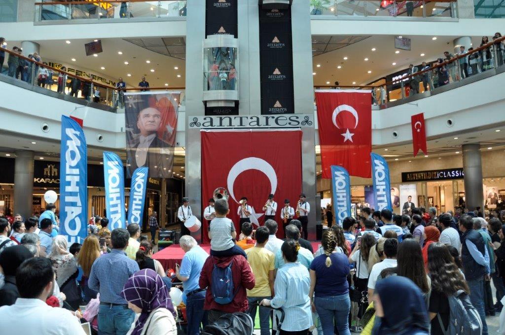 Antares 19 Mayıs’ı coşkuyla kutladı
