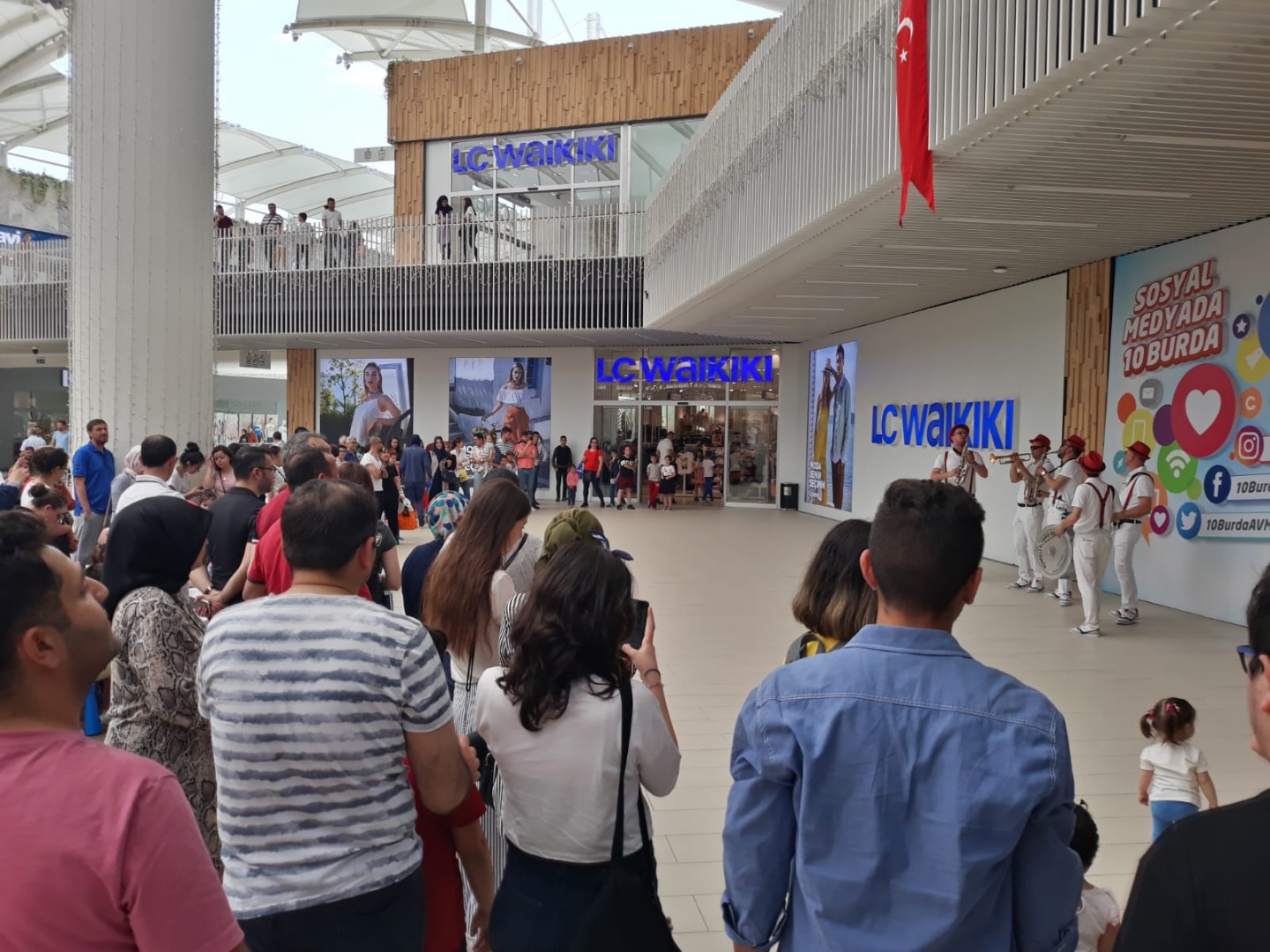 19 Mayıs’ın 100’üncü yılı 10 Burda’da kutlandı