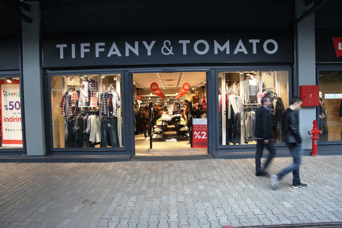 Tiffany&Tomato marka fiyatının yarısına satıldı!