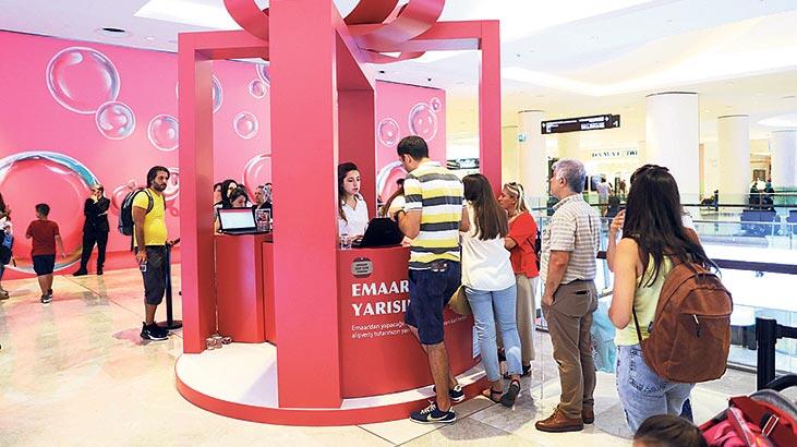 Omega Bigdata ile AVM'ler 100 bin kişiye 5 milyon TL yüklü param kart dağıttı