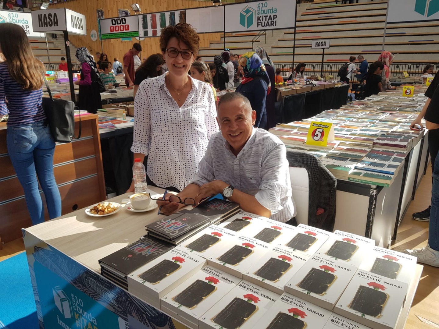 Cevat Turan 10BurdaAVM'de okurlarıyla buluştu