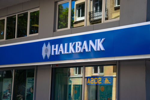 Halkbank’tan kredi faizlerinde yüzde 100 indirim