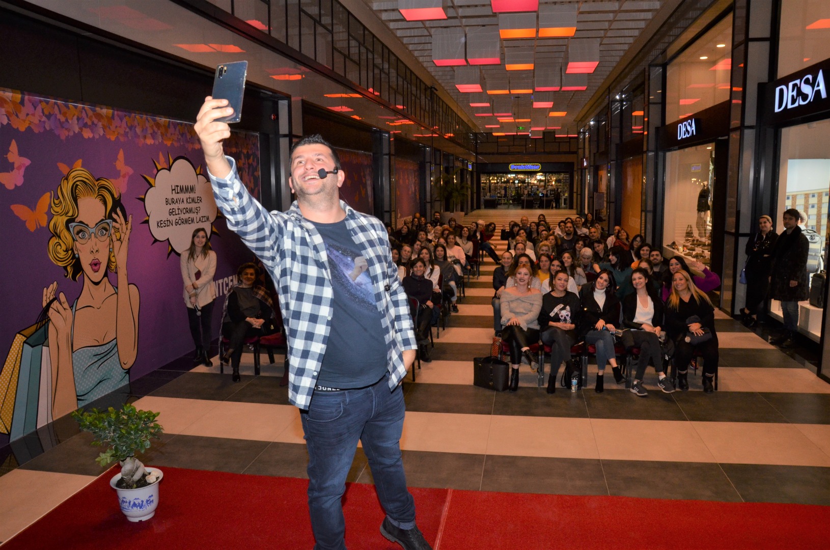 Bilkent Center AVM ünlü astrolog Dinçer Güner’i ağırladı