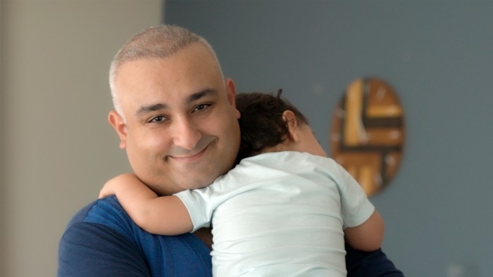 ebebek'ten her anın değerini bilen babalara özel reklam