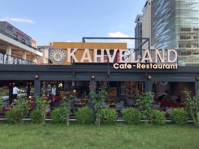 Kahveland'ın yeni şubesi Parkora AVM'de açıldı
