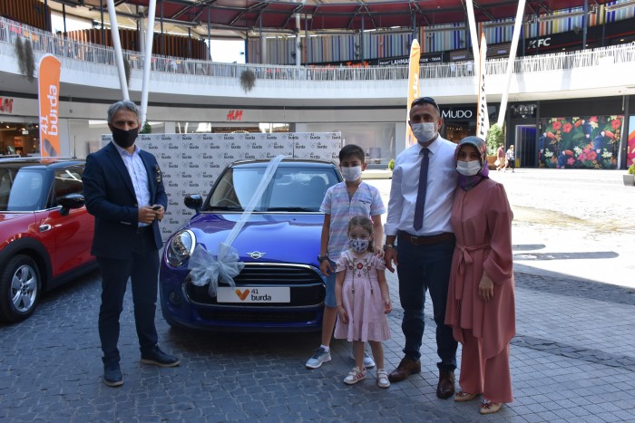 41 Burda talihlileri “Mini Cooper”larına kavuştu