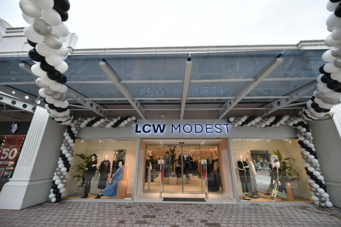 İnegöl AVM, LCW Modest markasını bünyesine kattı