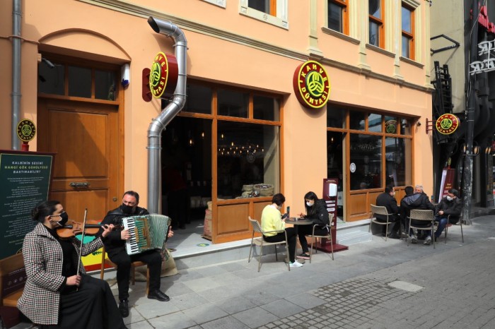 Kadıköylülerin yeni buluşma noktası Kahve Dünyası