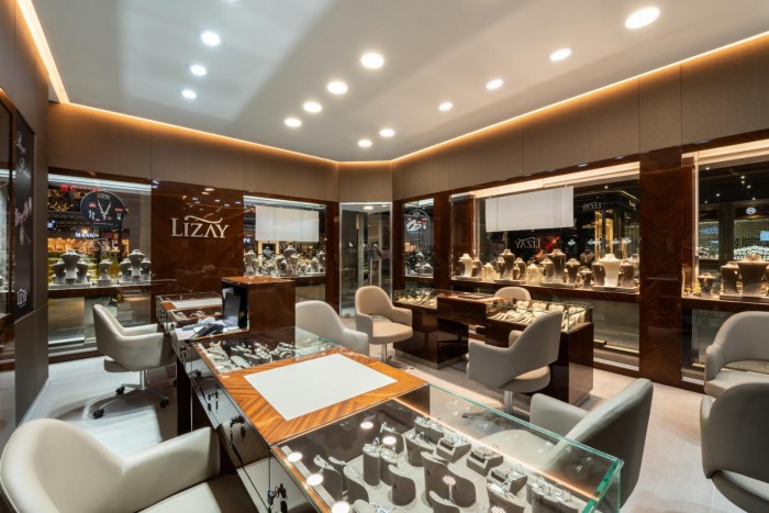 Lizay, ışıltısı ile yayılmaya devam ediyor