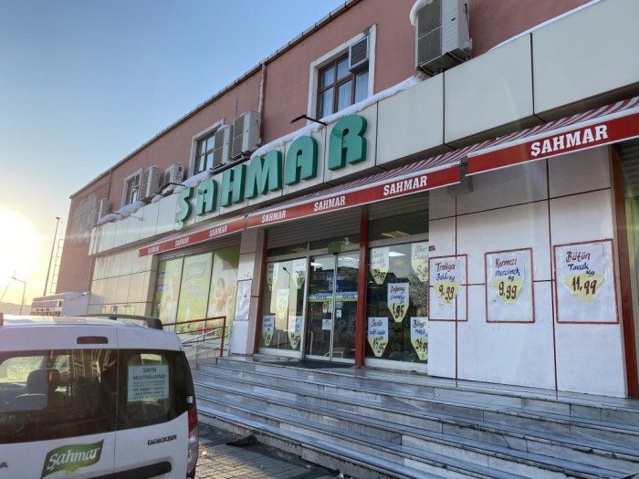 40 yıla varan bir geçmişi bulunan "Şahmar Market" kapandı