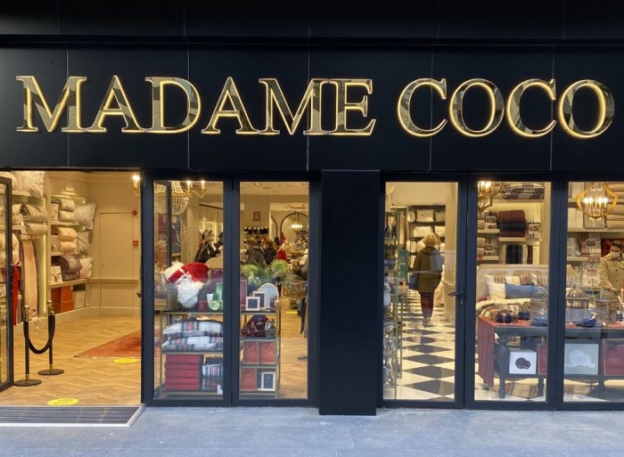 Madame Coco, yurt dışında büyüyor