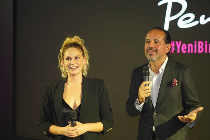 Farah Zeynep Abdullah Penti ile “Yeni Bir Ben” dedi