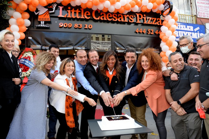 Little caesars istanbul’da 100. şubesini kutluyor