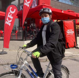 KFC Türkiye bisikletli kurye ile dağıtımlara başladı