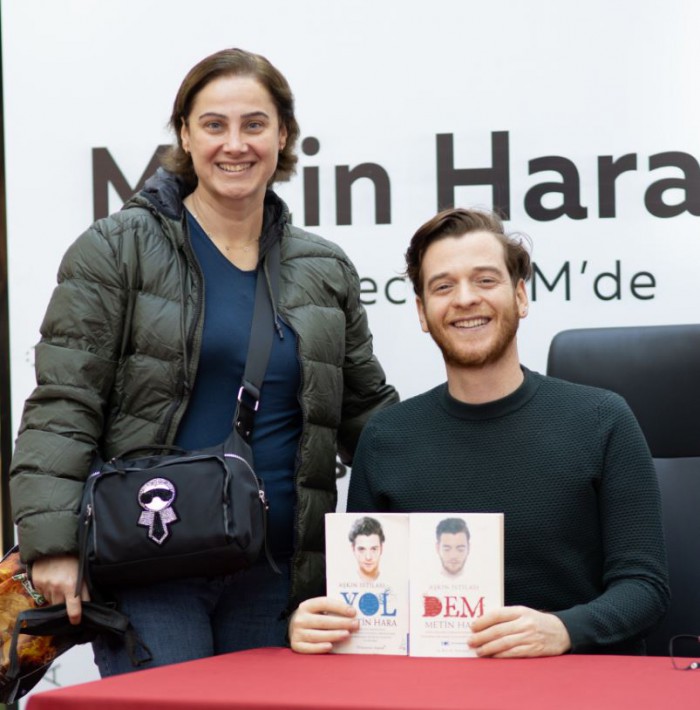 Metin Hara Kuzu Effect AVM’de sevenleriyle buluştu