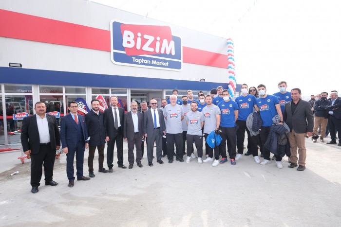 Bizim Toptan Sorgun’da da hizmet vermeye başladı