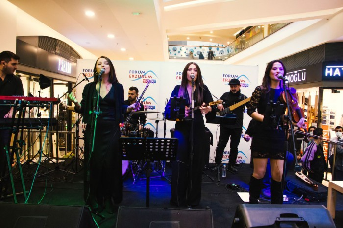 Forum Erzurum Outlet’te SAMİDA rüzgarı esti