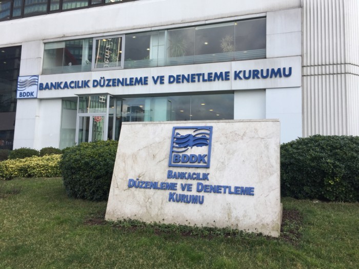 BDDK kararının ardından bugün bazı bankalar yeni kredileri geçici durdurdu