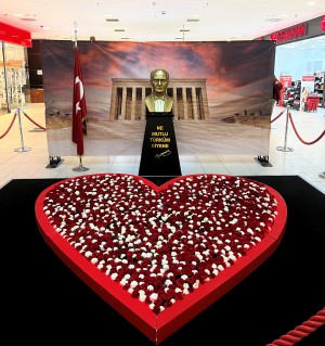Espark AVM’den 10 Kasım Atatürk’ü Anma Günü ve Atatürk Haftası’na özel anma