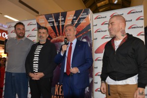 ‘’Kendi Yolumda’’ film ekibine başkentlilerden sevgi seli
