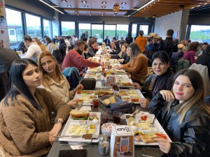 Outlet Center İzmit’te 12 Aralık Mağazacılar Günü kutlandı
