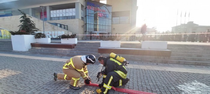Forum Erzurum Alışveriş Merkezi’nden gerçeğini aratmayan tatbikat