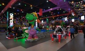 Türkiye’de bir ilk olan Dino Lino Fun Park Gebze Center’da açıldı