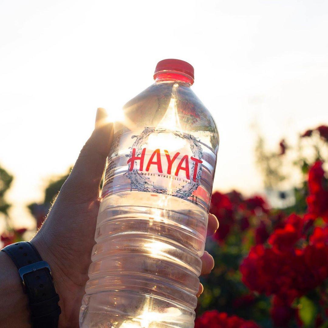 Hayat Su, sağlık çalışanları ve ihtiyaç sahiplerine 300 ton su ile destek oluyor