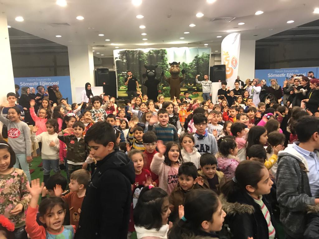 TRT Çocuk’un sevilen karakterleri Forum Erzurum’da çocuklarla buluştu