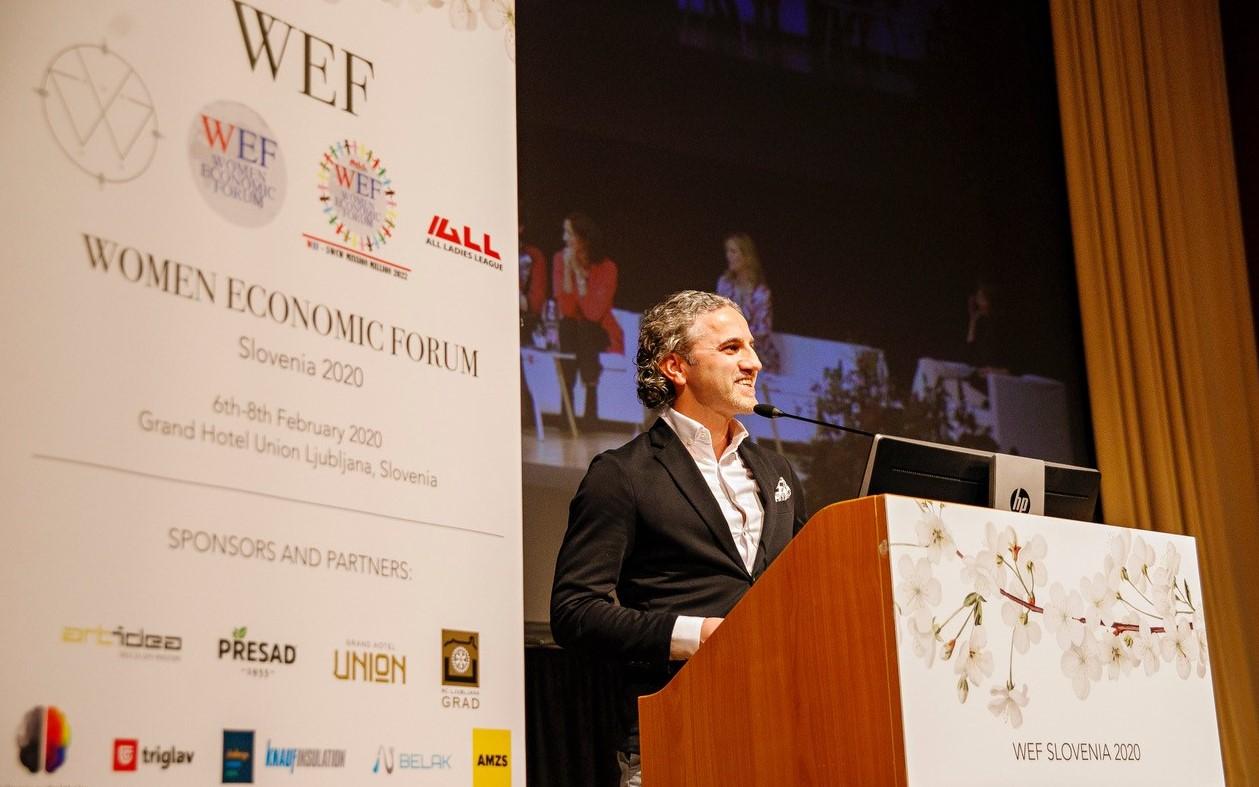 DeFacto CFO’su Önder Şenol WEF’e konuşmacı olarak katıldı