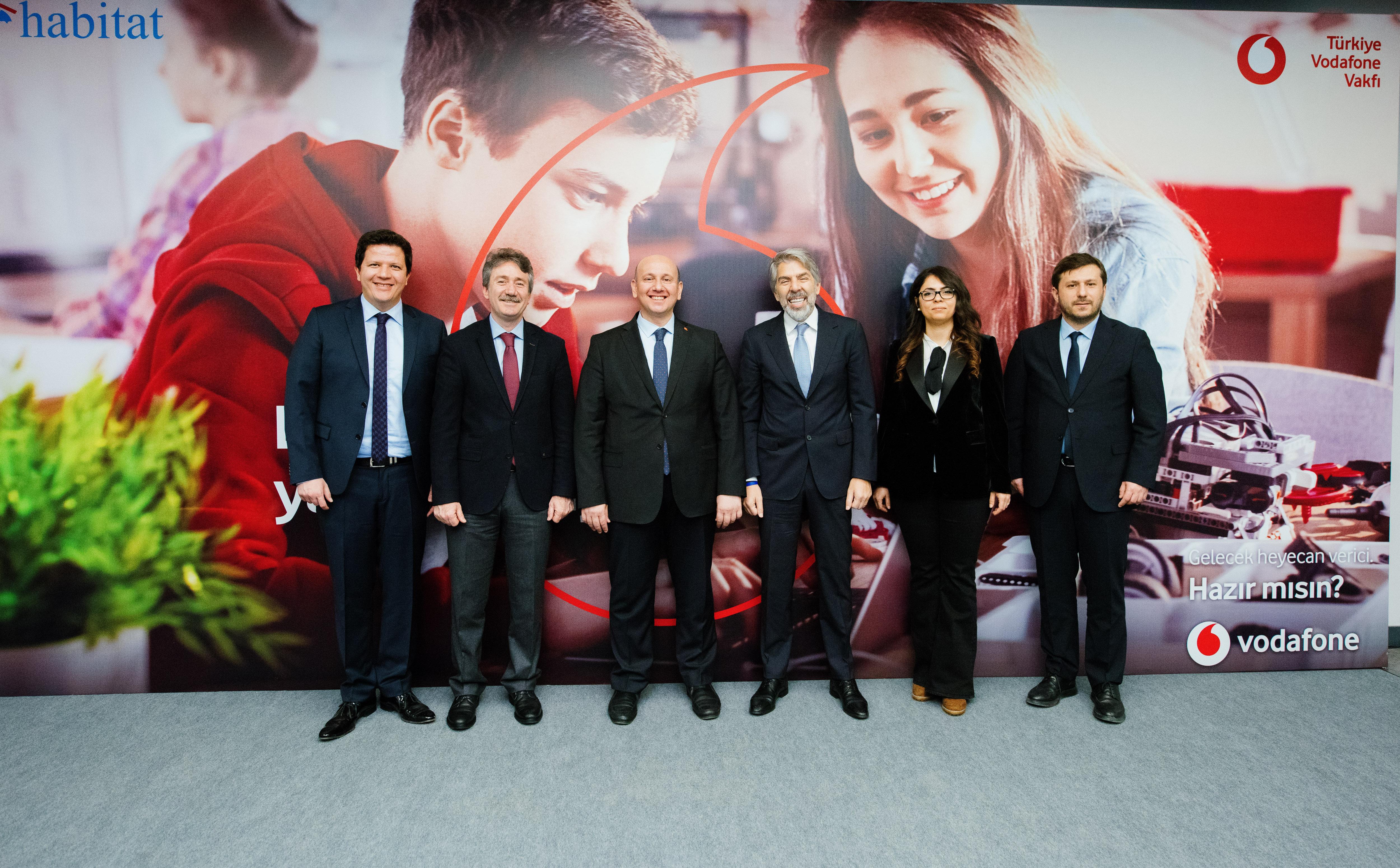 Türkiye Vodafone Vakfı gençlere yapay zeka eğitimi verecek