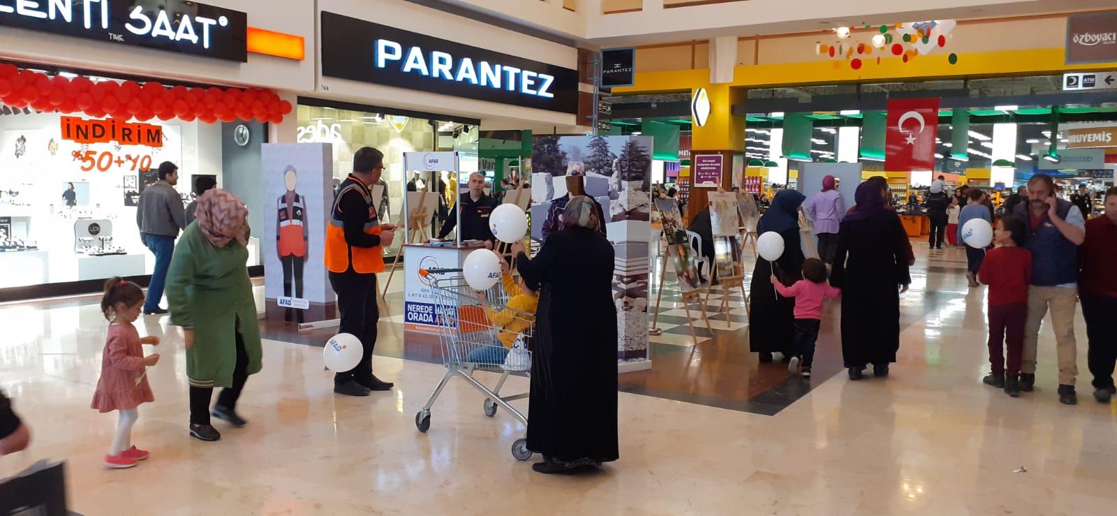M1Konya AVM’de AFAD ziyaretçileri bilgilendirdi