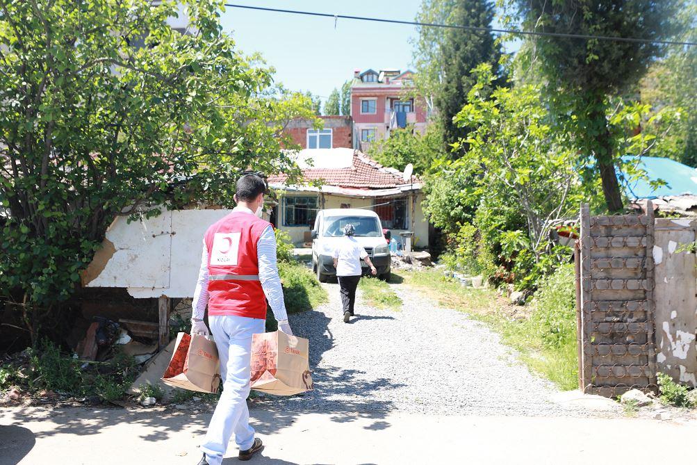 Tavuk Dünyası lezzetli tavuklarını ihtiyaç sahipleriyle paylaşıyor